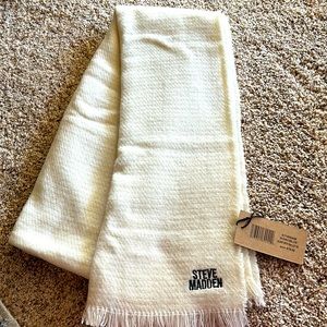 New Steve Madden ivory scarf